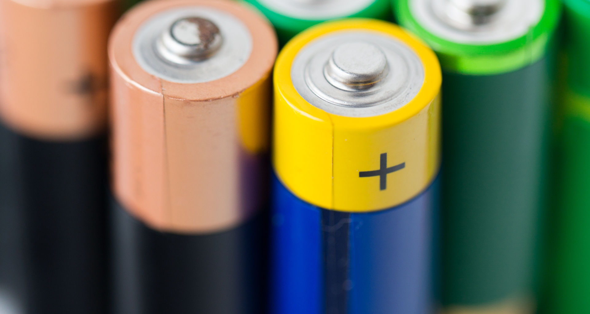 Pilhas Alcalinas vs. Pilhas Recarregáveis
