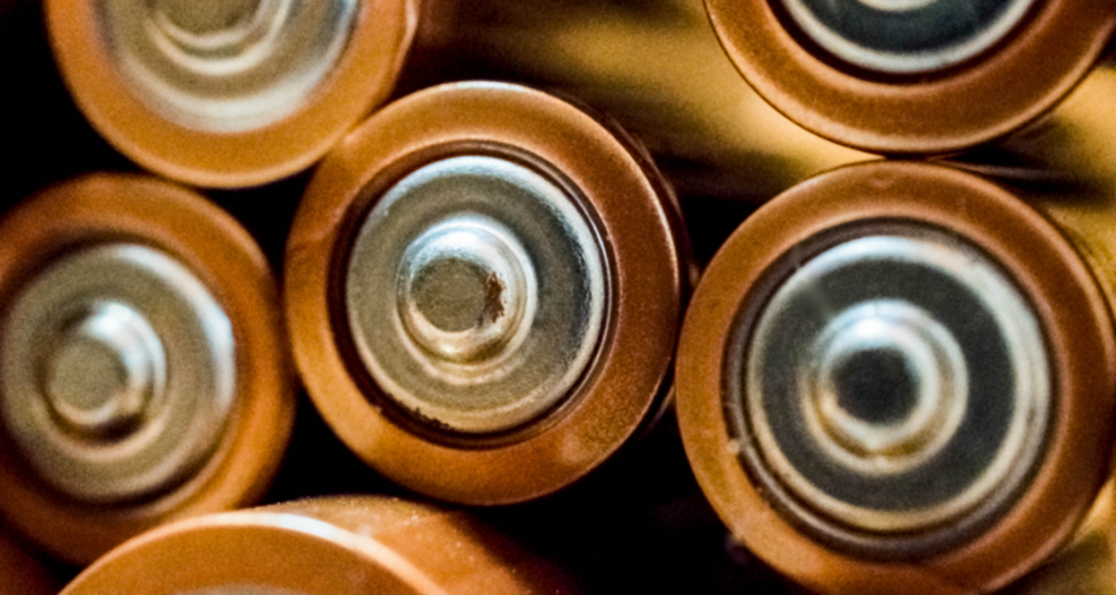 Por Que Pilhas Vazam_ Causas, Riscos e Como Evitar